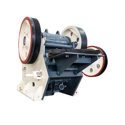 Κινητή μηχανή μικρής κατάθλιψης σαγόνων 100 200 Tph με μέγεθος τροφοδοσίας 600 mm